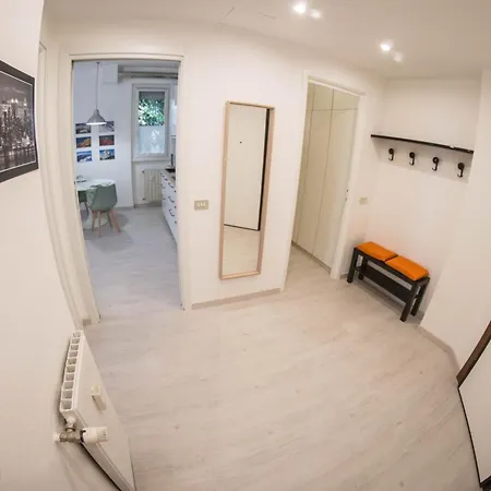 Appartement Haven, Cosy Just Steps From Lake, Newly-renovated!