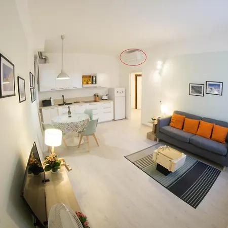 Appartement Haven, Cosy Just Steps From Lake, Newly-renovated!