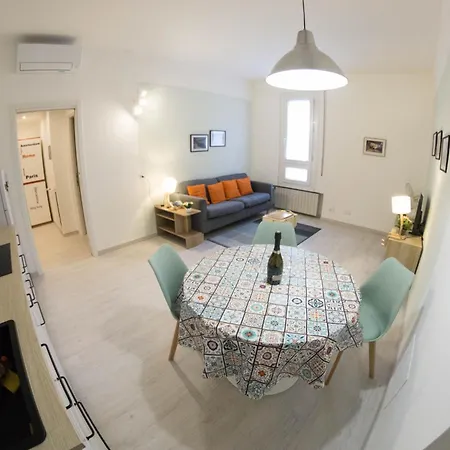 Appartement Haven, Cosy Just Steps From Lake, Newly-renovated!